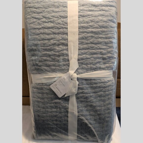 Pottery Barn Cotton/Linen Quilt • Twin/Twin XL • Chambray • New with Tags - Picture 1 of 5